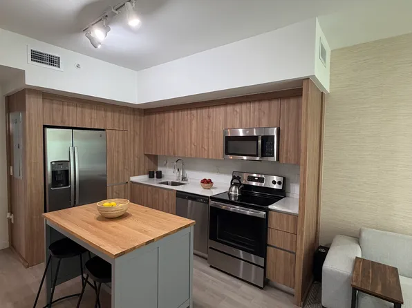 211 NE 164th St #A1, Miami, FL 33162