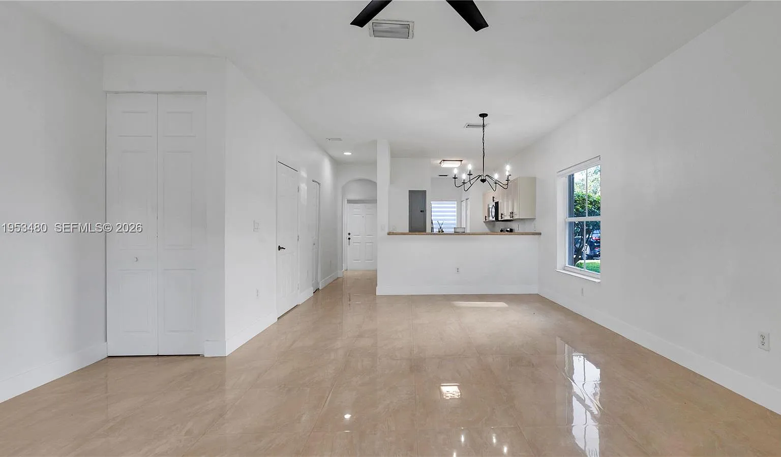 3 bed, 1250 sqft, $3,100 — Photo 3