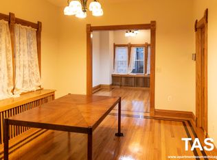 2431 N Artesian Ave, Chicago, IL 60647