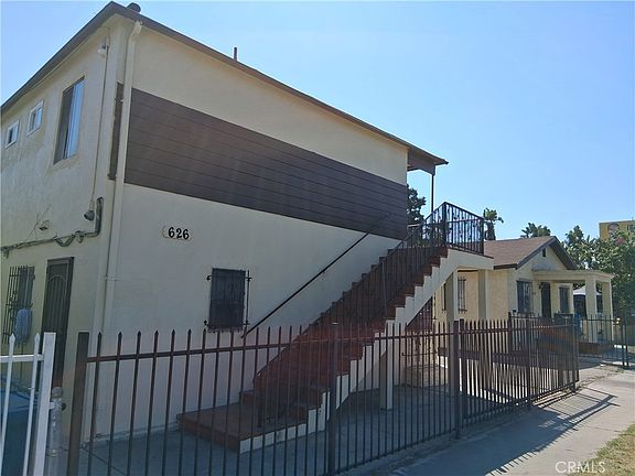 2nd image of 626 W Century Blvd