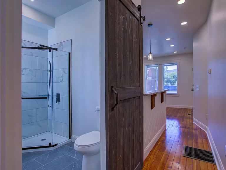 537 N Plum St — Photo 14