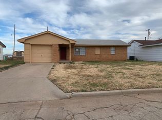 1040 Elk St, Altus, OK 73521