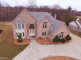 42782 Bloomingdale Dr, Sterling Heights, MI 48314