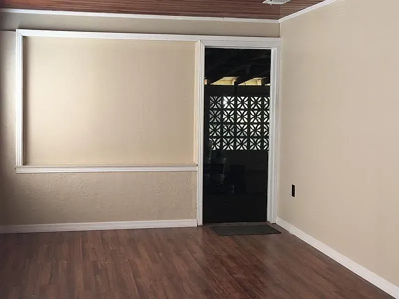 3 bed, 1300 sqft, $1,300 — Photo 3