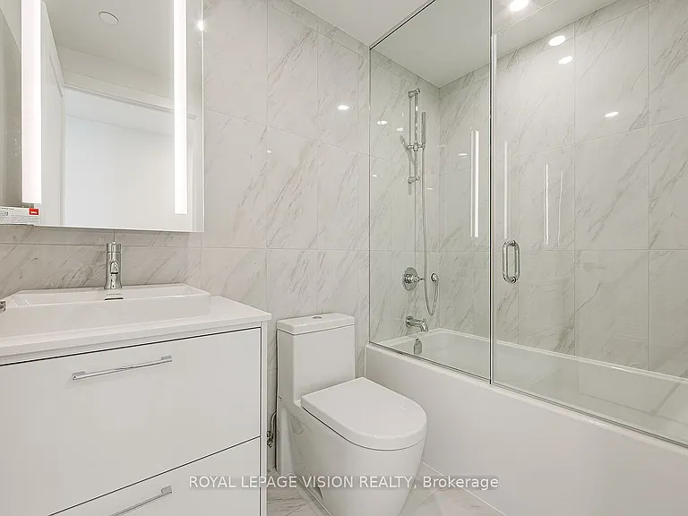 858 Dupont St #728 — Photo 23