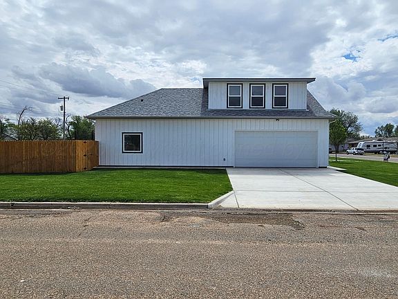 3rd image of 1010 Oak Ave