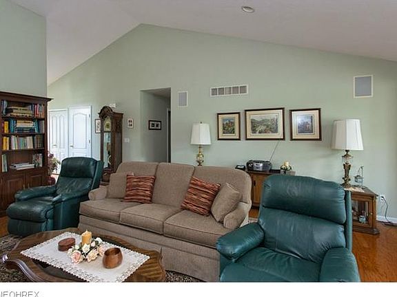 4th image of 3588 Greenview Dr
