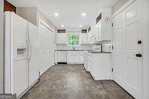 5th image of 231 Meadowbrook Dr
