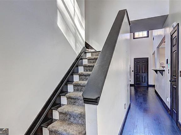 4th image of 512 Vickers Ln