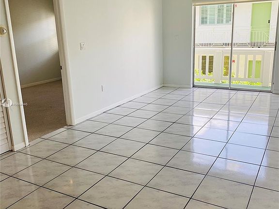 4th image of 1033 Lenox Ave APT 210