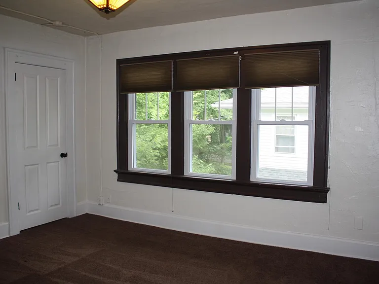 521 S Park Ave — Photo 12