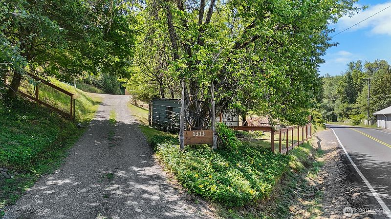 4th image of 1313 Ferrier Road