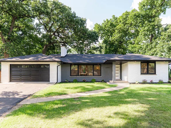 22W320 Lawrence Ave, Medinah, IL 60157