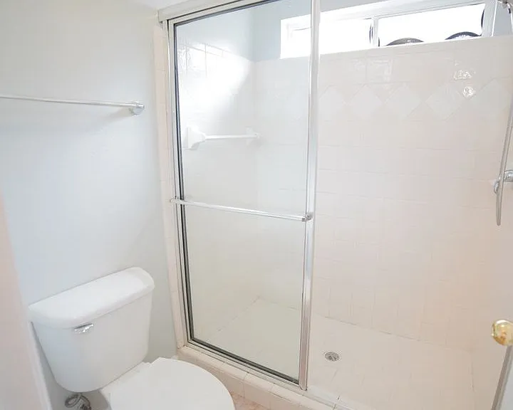 1060 Kingdom Dr — Photo 8
