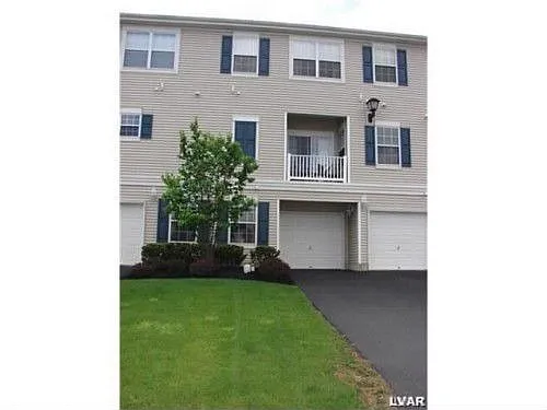 918 Nittany Ct photo 1