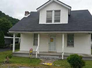 112 N Maple Ln, Cedar Bluff, VA 24609