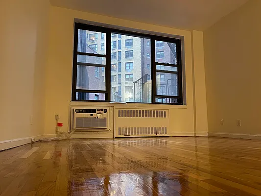 Rented by Eric Goodman Realty Corp | media 1