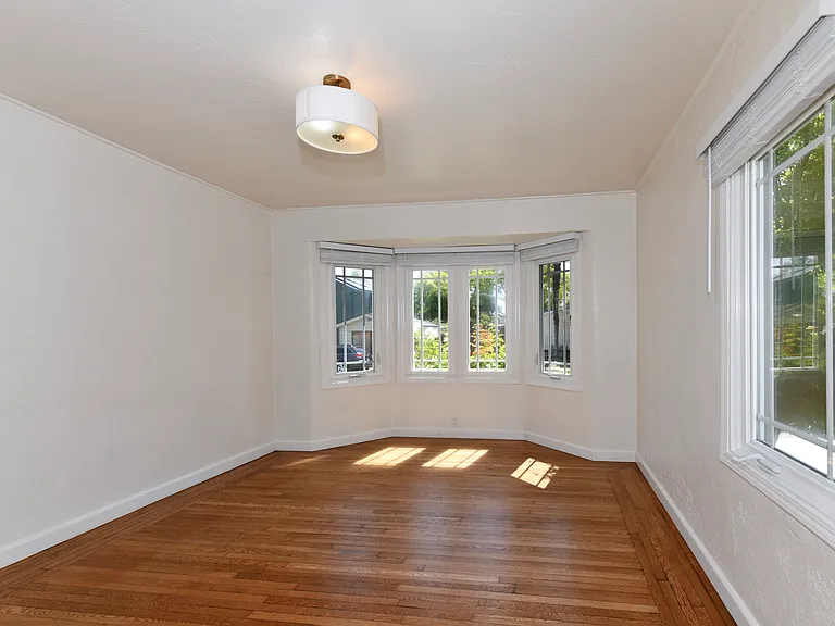 619 Seymour St — Photo 26