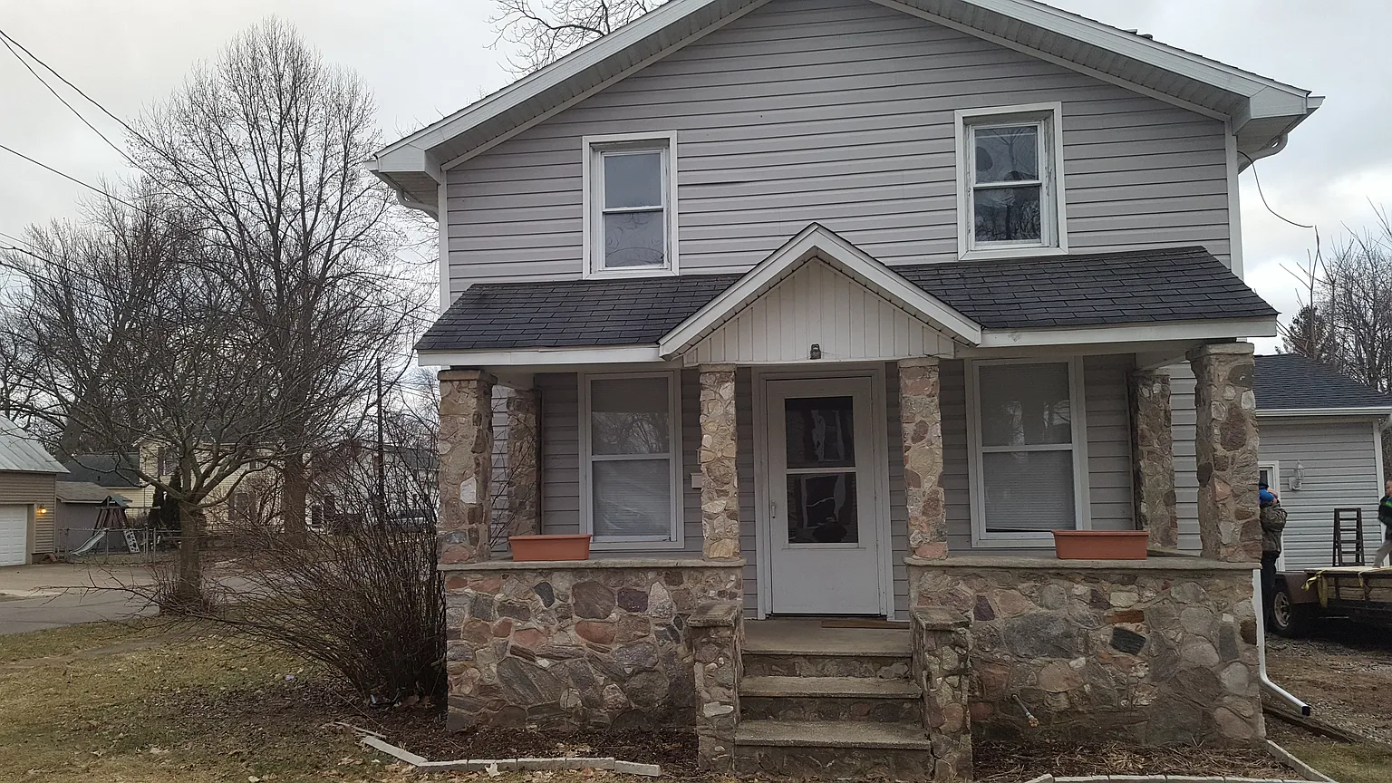 133 Waterman Ave photo 1