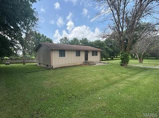110 Windmill Ln, Shelbina, MO 63468