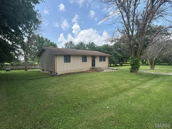 110 Windmill Ln, Shelbina, MO 63468
