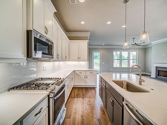4th image of 354 Hotchkiss Ln