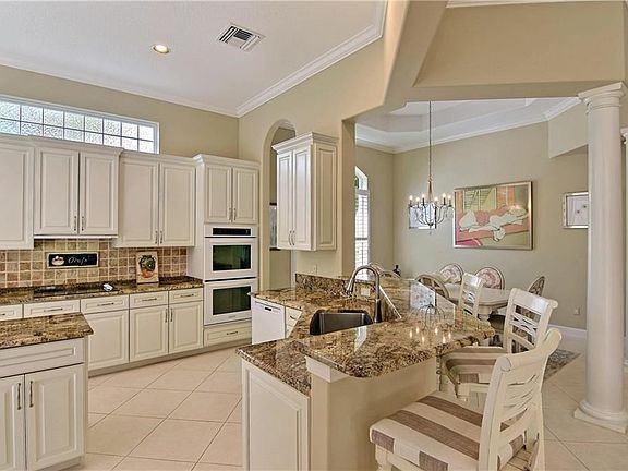 4th image of 1333 W Island Club Sq