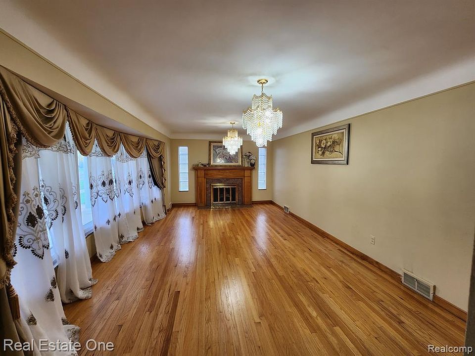 7251 Littlefield Blvd, Dearborn, MI 48126 MLS 20230074918 Zillow