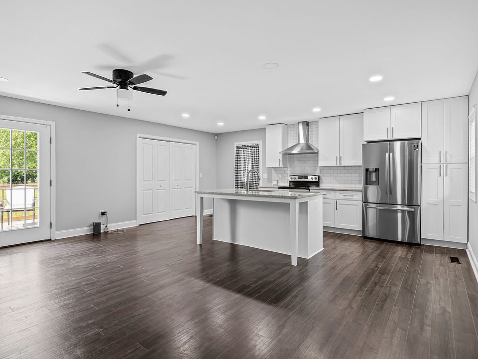 1st image of 687 Meadowlark Dr