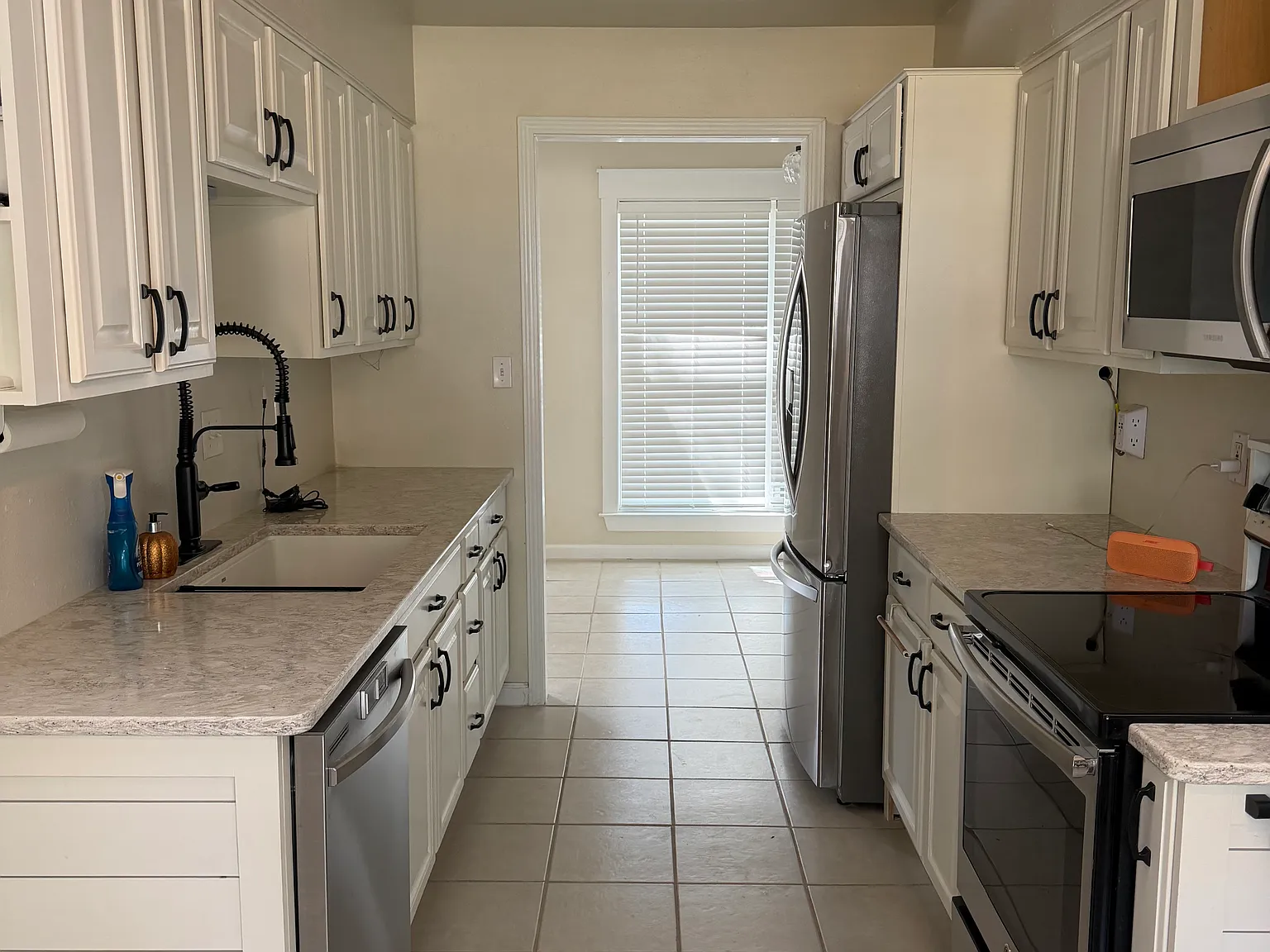 3 bed, 1323 sqft, $1,650 — Photo 3