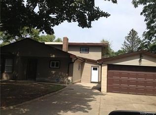 26514 Shiawassee Rd, Southfield, MI 48033