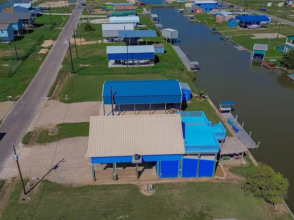 157 County Road 202, Sargent, TX 77414
