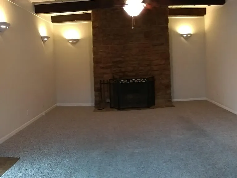 1417 E 37th Pl — Photo 11