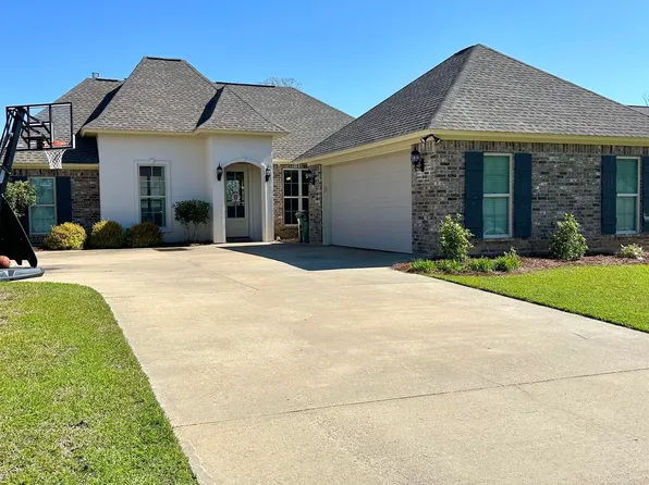 151 Plantation Hill Dr, Ruston, LA 71270