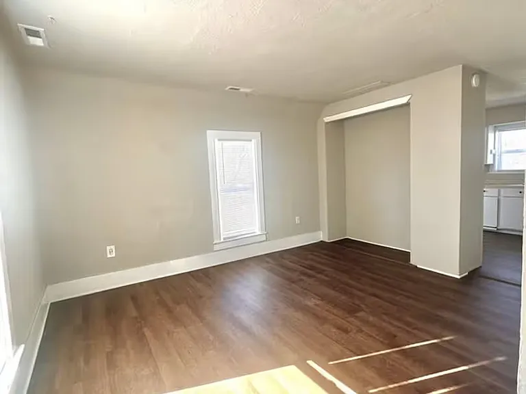 910 Sahwatch St — Photo 7