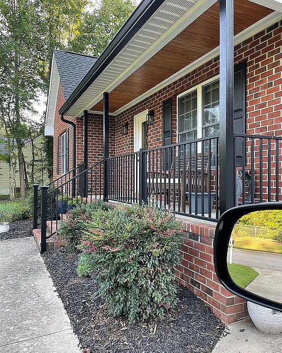 2nd image of 4815 Guinevere Ct