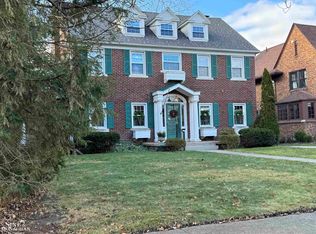 895 Westchester Rd, Grosse Pointe Park, MI 48230