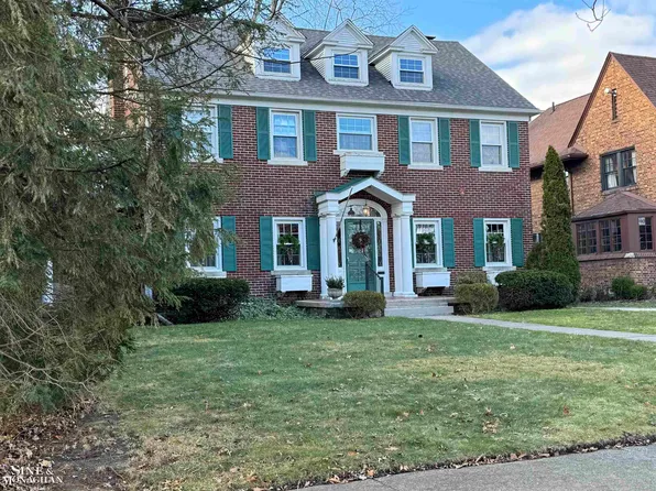 895 Westchester Rd, Grosse Pointe Park, MI 48230