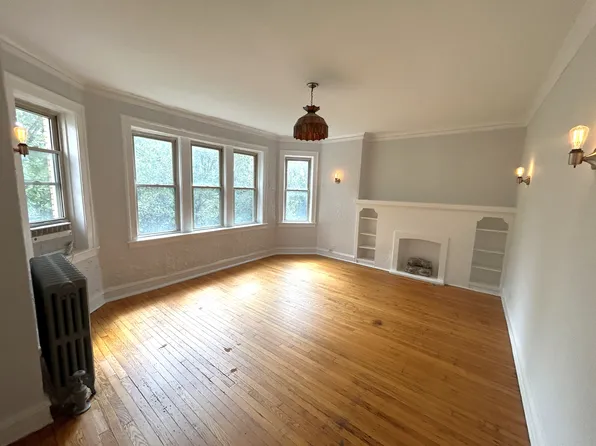 2842 N Whipple St #2A, Chicago, IL 60618