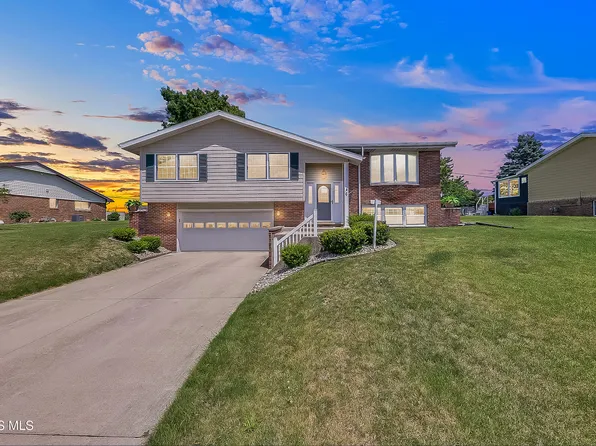 6 Lakeview Dr, Napoleon, OH 43545