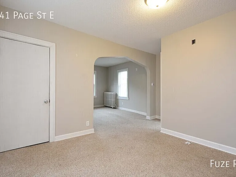 241 Page St E — Photo 5