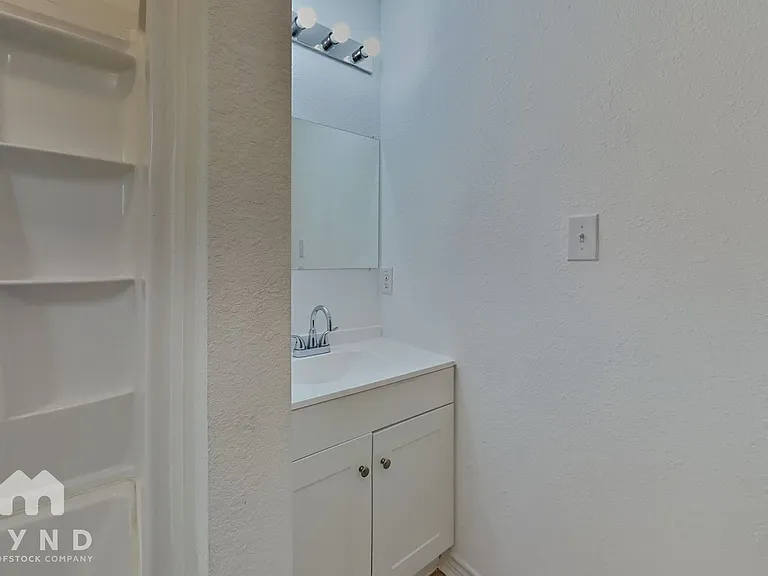 3034 W Salinas St #102 — Photo 10