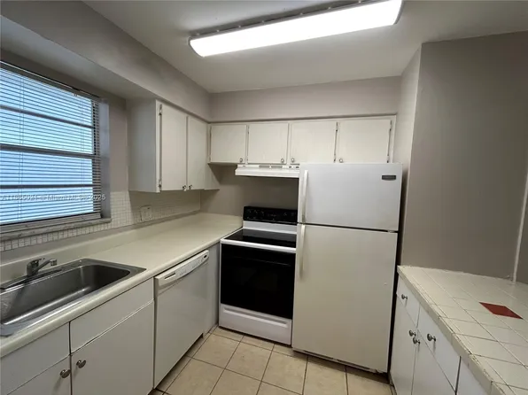 6505 Winfield Blvd #B-18, Margate, FL 33063