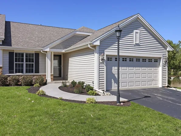 494 Woodfield CIRCLE, Waterford, WI 53185