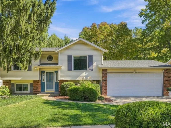 1056 Driftwood Trails Dr, Florissant, MO 63031