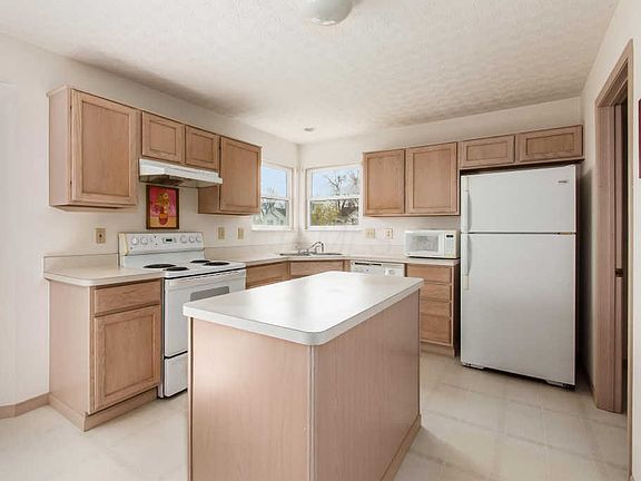 4th image of 5613 Winsor Woods Dr