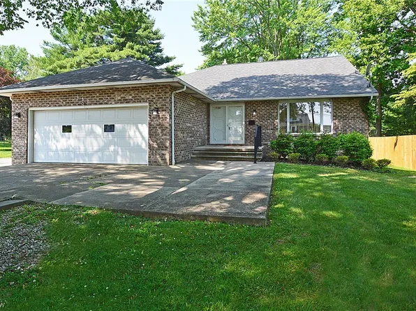 930 Lander Rd, Highland Heights, OH 44143