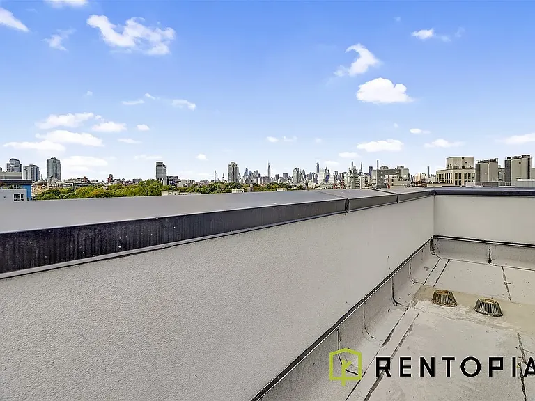 415 Manhattan Ave #201A — Photo 7