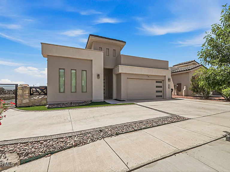 329 Hector Porras Dr — Photo 32