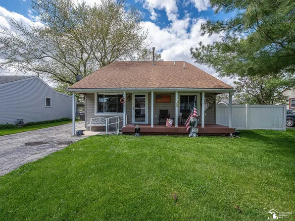 1423 Sunset St, Monroe, MI 48162